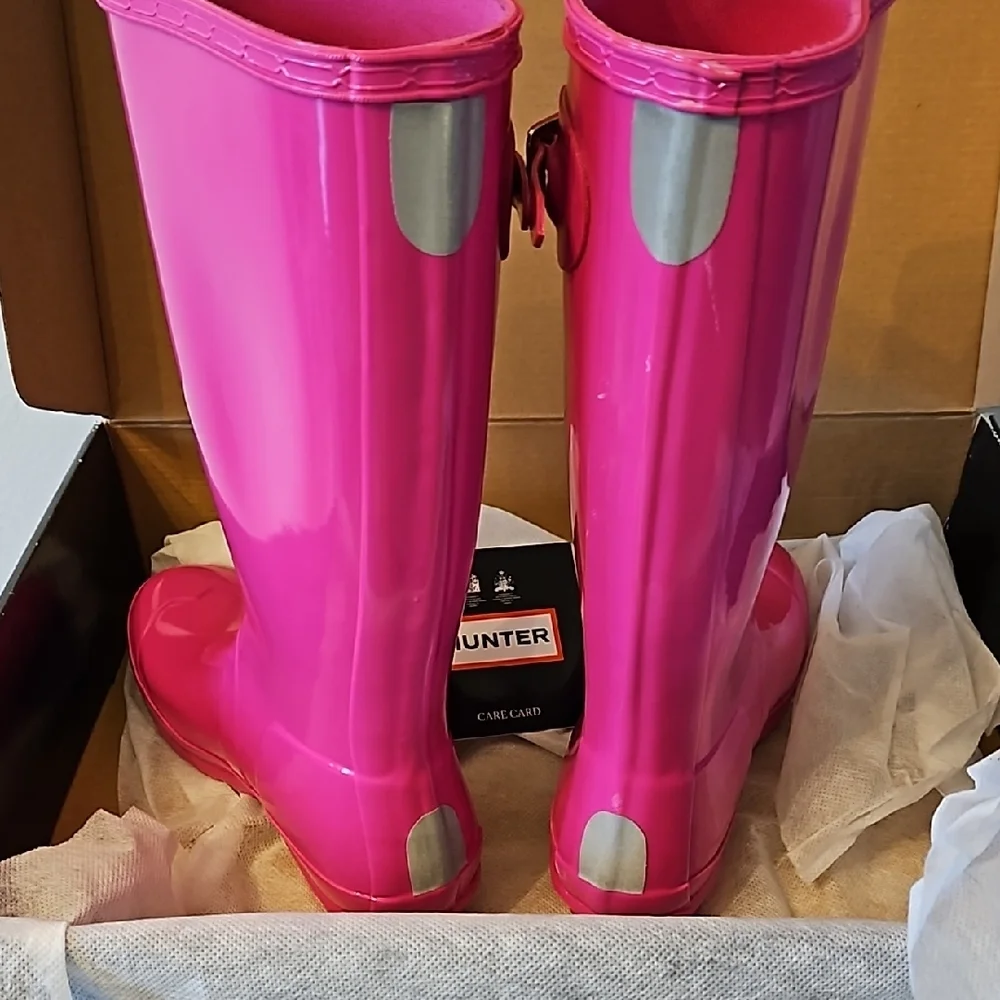 Hunter Lipstick Pink Boots - Picture 5 of 8